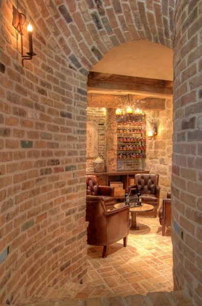 Az elmaradhatatlan hangulatú borozószoba, mely közvetlen a nappaliból nyílik