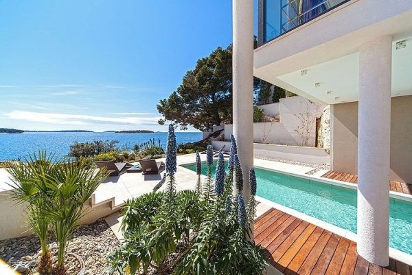 006-golden-rays-villa-3-primoten