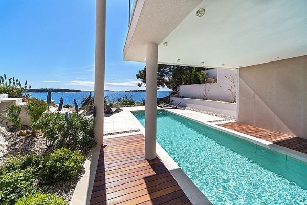 007-golden-rays-villa-3-primoten