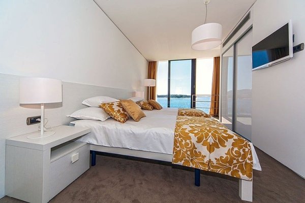 023-golden-rays-villa-3-primoten