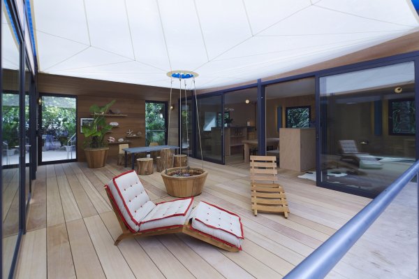 52d68ecfe8e44ef8bf000140_louis-vuitton-builds-charlotte-perriand-s-1934-miami-beach-house_0007_lv_13_12_02_miami_ch_perriand