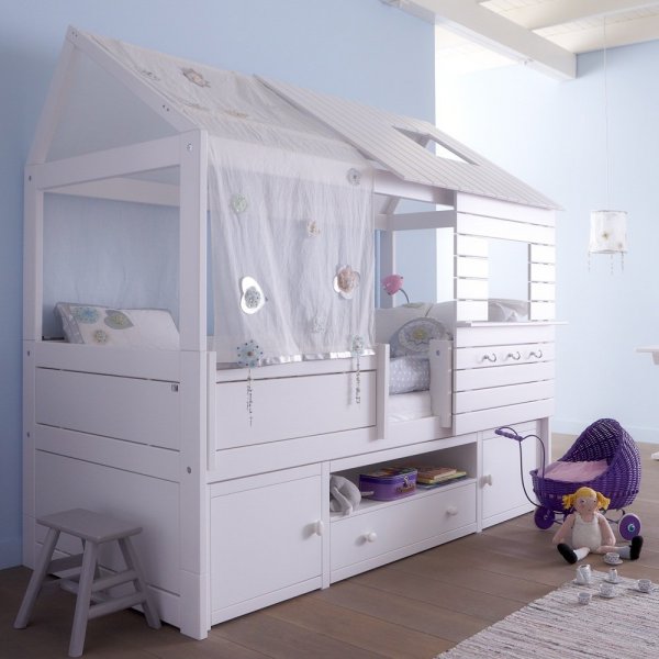 Silver-Sparkle-Low-Hut-Bed