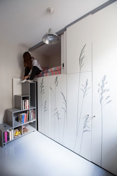 Compact-Apartment-In-Paris-by-Kitoko-Studio-1
