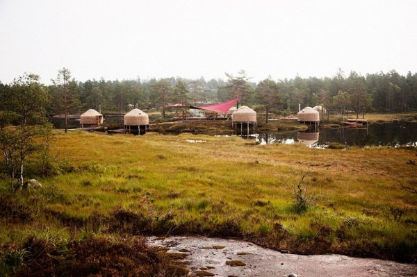 Canvas-hotel-2012-Season-09