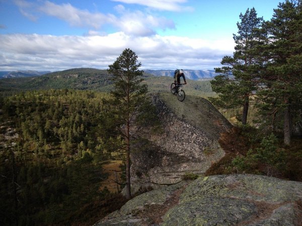 Canvas-hotel-2012-Season-14