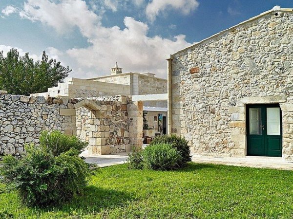 relais_masseria_capasa_luxus_szalloda_olasz_modern_lakberendezes_3