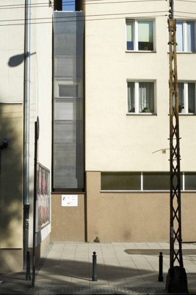 take-a-peak-inside-the-worlds-narrowest-home-2
